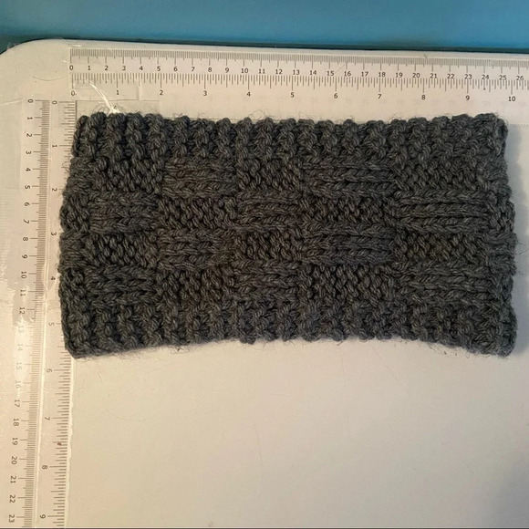 💥5/$25‎  Women’s grey knitted ear warmer headband - Picture 5 of 6